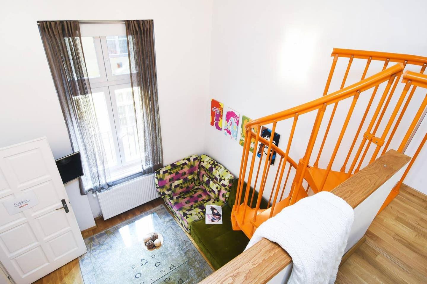 Central & Colorful Studio With Air Conditioning 부다페스트 외부 사진